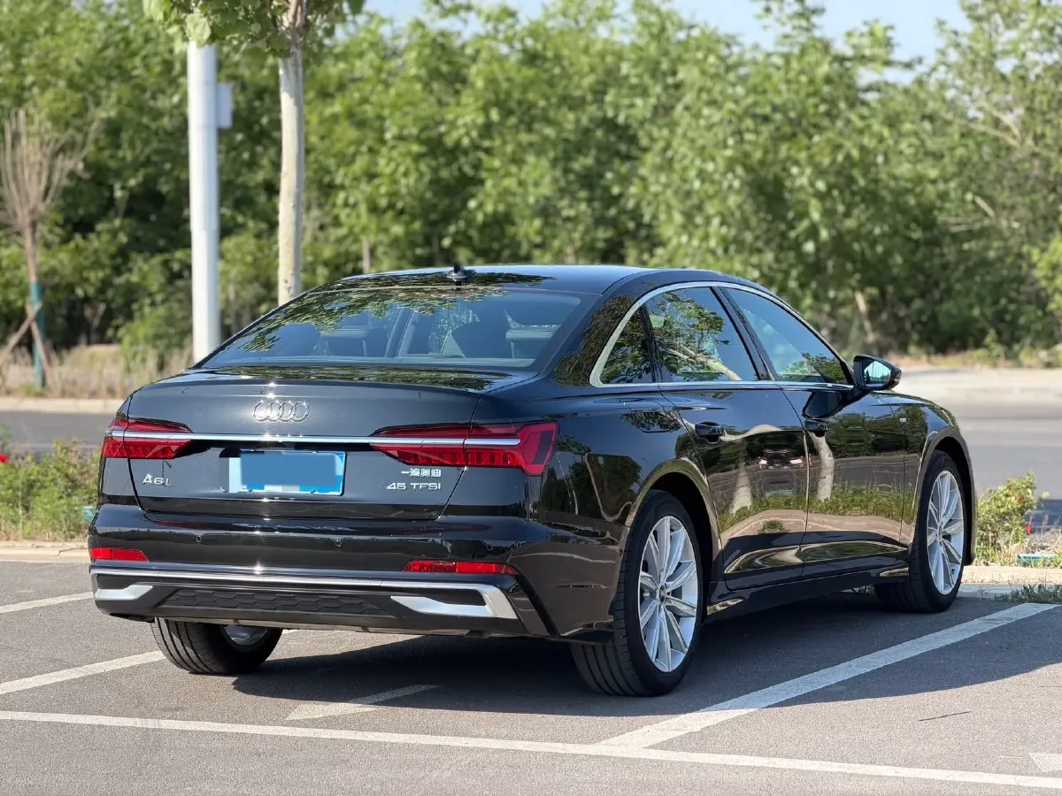 2023 Audi A6L 2.0T 245HP L4 7DCT,autocango,china used car exporter,china ev exporter,chinese used car exporter,chinese used ev exporter