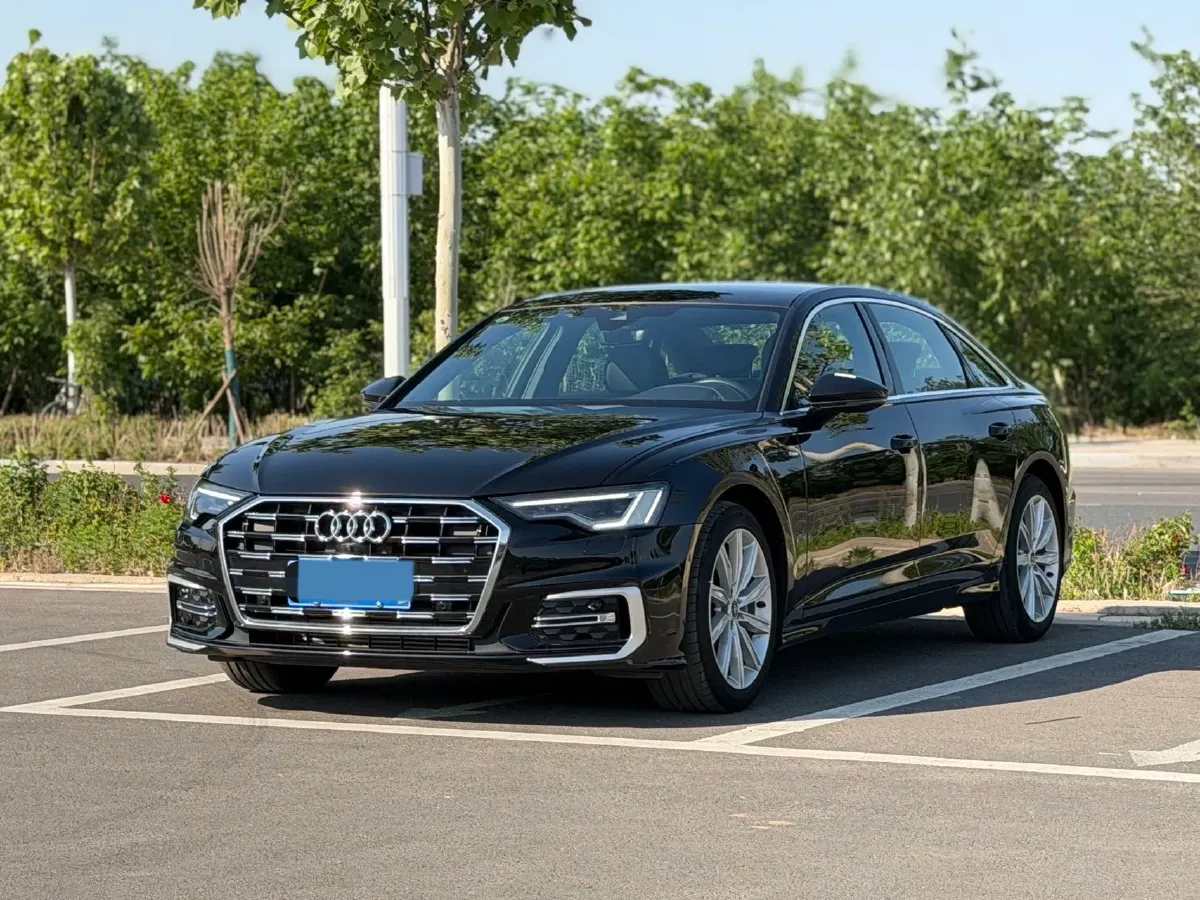 2023 Audi A6L 2.0T 245HP L4 7DCT,autocango,china used car exporter,china ev exporter,chinese used car exporter,chinese used ev exporter
