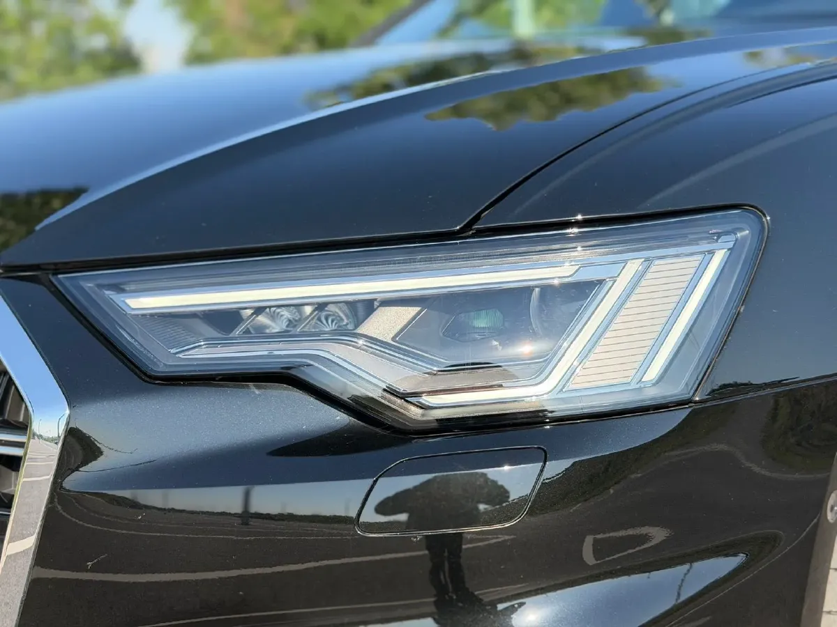 2023 Audi A6L 2.0T 245HP L4 7DCT,autocango,china used car exporter,china ev exporter,chinese used car exporter,chinese used ev exporter