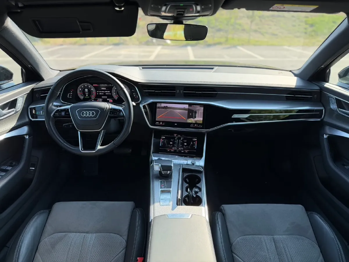 2023 Audi A6L 2.0T 245HP L4 7DCT,autocango,china used car exporter,china ev exporter,chinese used car exporter,chinese used ev exporter