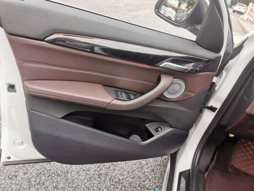 2021 BMW X1 1.5T 140HP L3 7DCT,autocango,china used car exporter,china ev exporter,chinese used car exporter,chinese used ev exporter