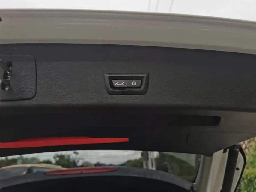 2021 BMW X1 1.5T 140HP L3 7DCT,autocango,china used car exporter,china ev exporter,chinese used car exporter,chinese used ev exporter