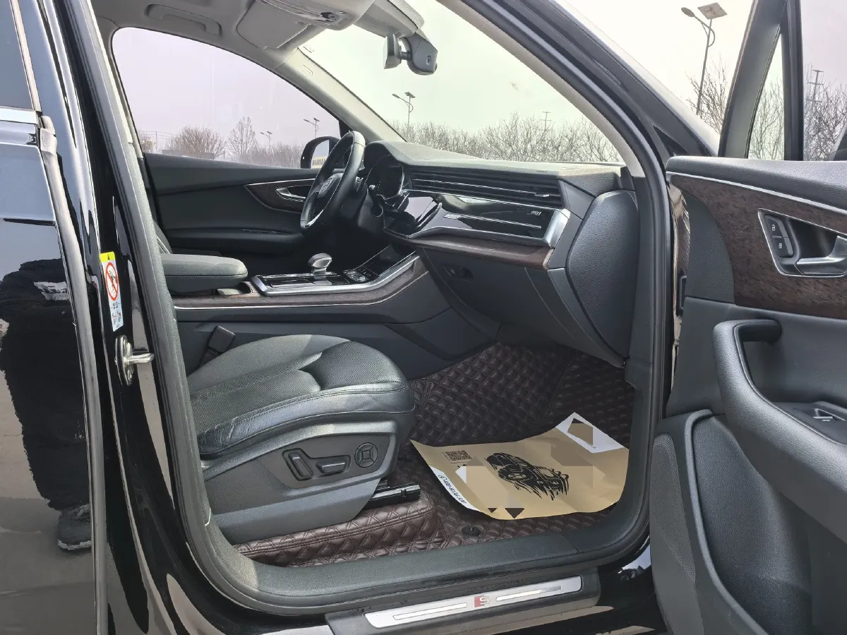 2021 Audi Q7 3.0T 340HP V6 8AT,autocango,china used car exporter,china ev exporter,chinese used car exporter,chinese used ev exporter
