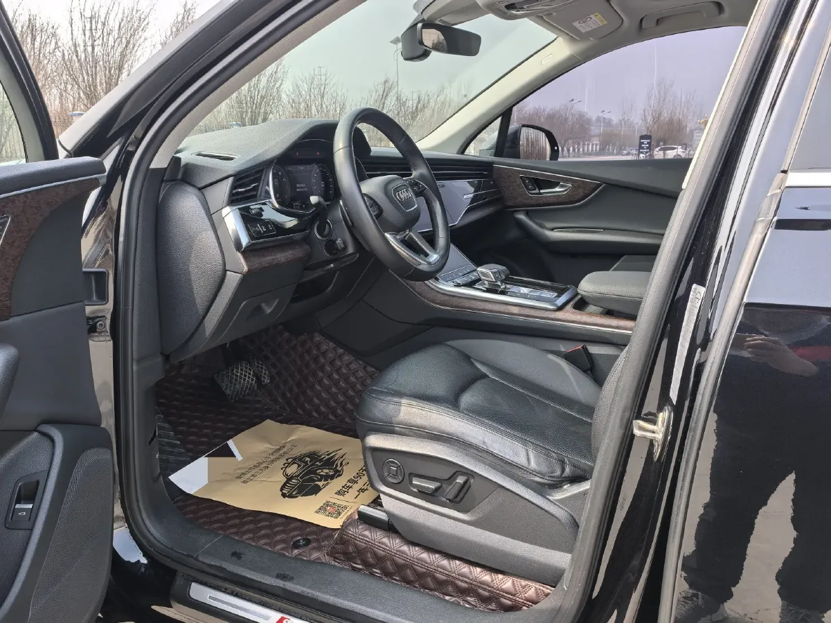 2021 Audi Q7 3.0T 340HP V6 8AT,autocango,china used car exporter,china ev exporter,chinese used car exporter,chinese used ev exporter