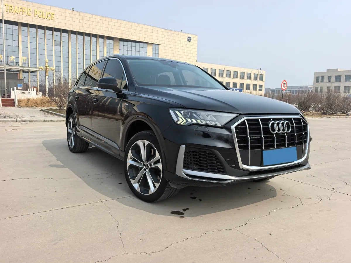 2021 Audi Q7 3.0T 340HP V6 8AT,autocango,china used car exporter,china ev exporter,chinese used car exporter,chinese used ev exporter