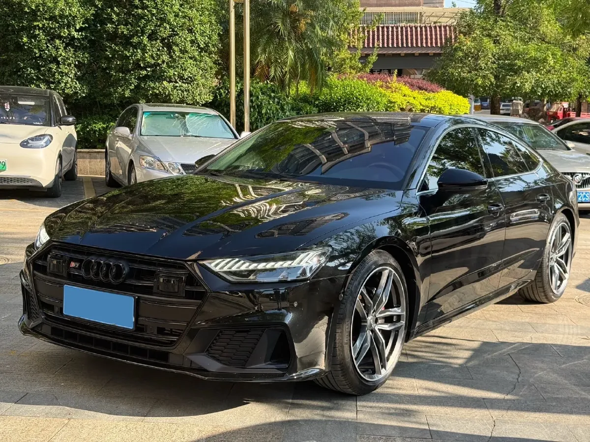 2021 Audi A7 2.0T 190HP L4 7DCT,autocango,china used car exporter,china ev exporter,chinese used car exporter,chinese used ev exporter