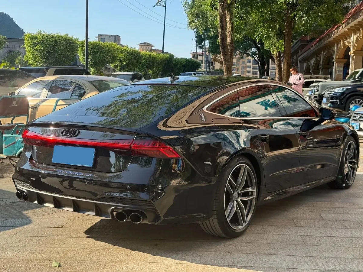 2021 Audi A7 2.0T 190HP L4 7DCT,autocango,china used car exporter,china ev exporter,chinese used car exporter,chinese used ev exporter