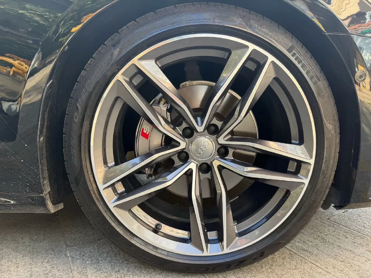 2021 Audi A7 2.0T 190HP L4 7DCT,autocango,china used car exporter,china ev exporter,chinese used car exporter,chinese used ev exporter