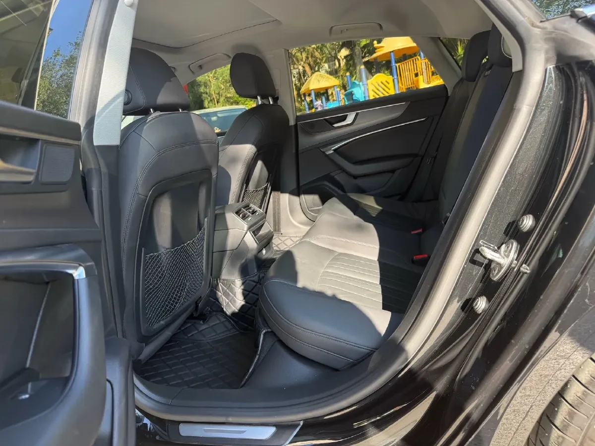 2021 Audi A7 2.0T 190HP L4 7DCT,autocango,china used car exporter,china ev exporter,chinese used car exporter,chinese used ev exporter