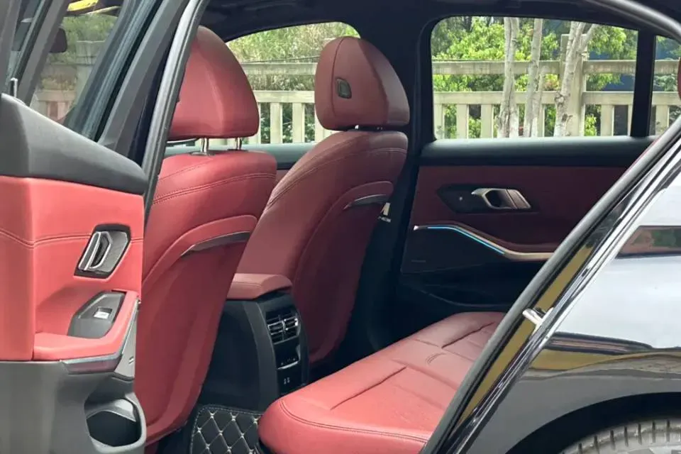 2023 BMW 3 Series 2.0T 245HP L4 8AT,autocango,china used car exporter,china ev exporter,chinese used car exporter,chinese used ev exporter