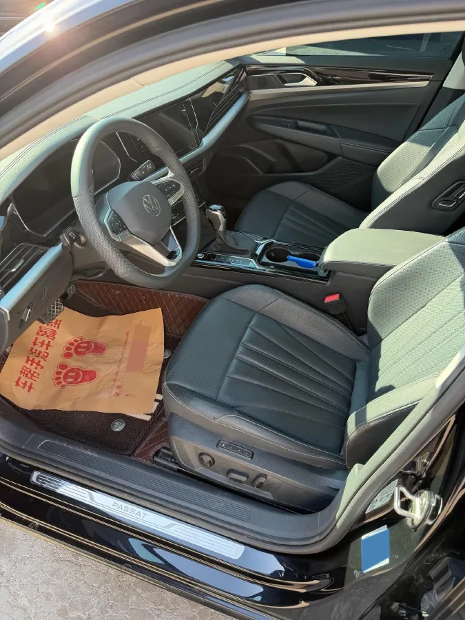 2025 Volkswagen Passat 2.0T 220HP L4 7DCT,autocango,china used car exporter,china ev exporter,chinese used car exporter,chinese used ev exporter