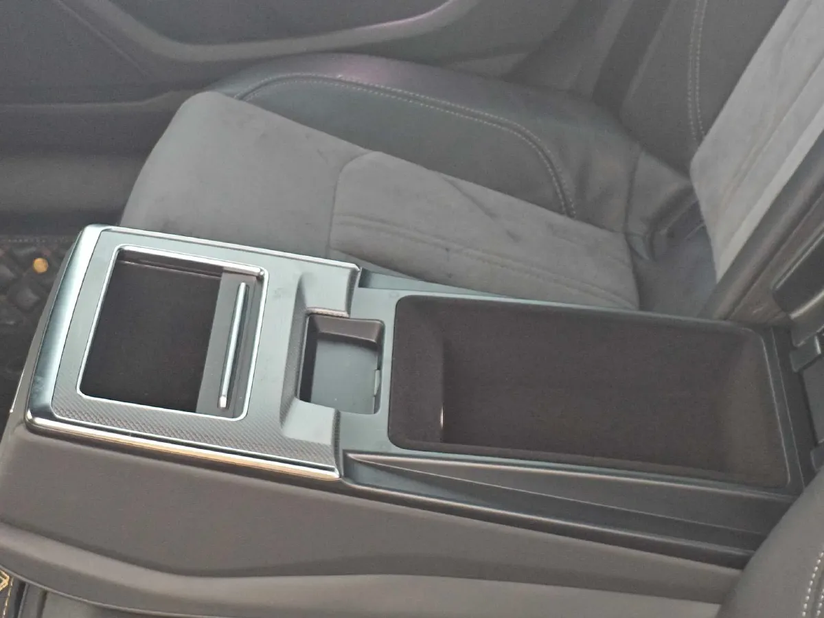 2020 Audi A6L 2.0T 224HP L4 7DCT,autocango,china used car exporter,china ev exporter,chinese used car exporter,chinese used ev exporter