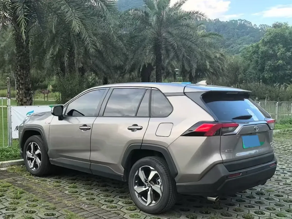 2022 Toyota RAV4 Hybird E+ 2.5L 180HP L4 E-CVT PHEV 15.984KWH,autocango,china used car exporter,china ev exporter,chinese used car exporter,chinese used ev exporter