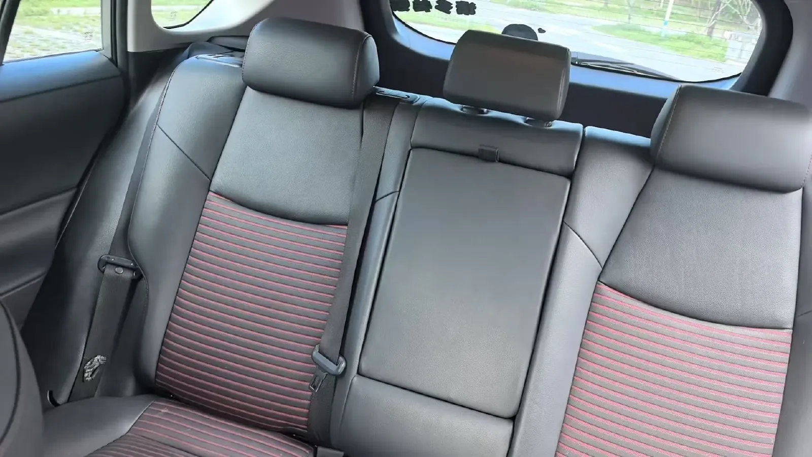 2022 Toyota RAV4 Hybird E+ 2.5L 180HP L4 E-CVT PHEV 15.984KWH,autocango,china used car exporter,china ev exporter,chinese used car exporter,chinese used ev exporter