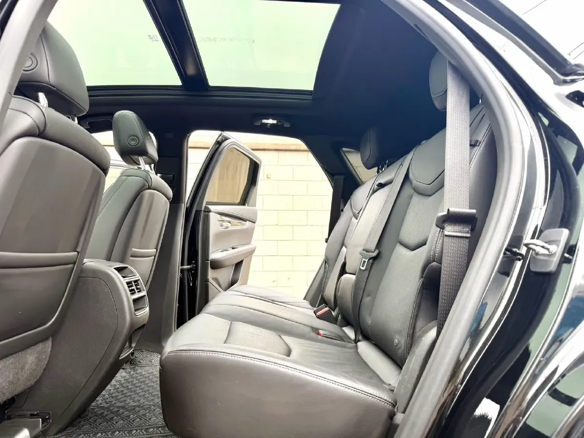 2021 Cadillac XT5 2.0T 237HP L4 9AT,autocango,china used car exporter,china ev exporter,chinese used car exporter,chinese used ev exporter