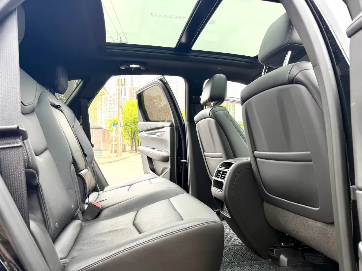 2021 Cadillac XT5 2.0T 237HP L4 9AT,autocango,china used car exporter,china ev exporter,chinese used car exporter,chinese used ev exporter