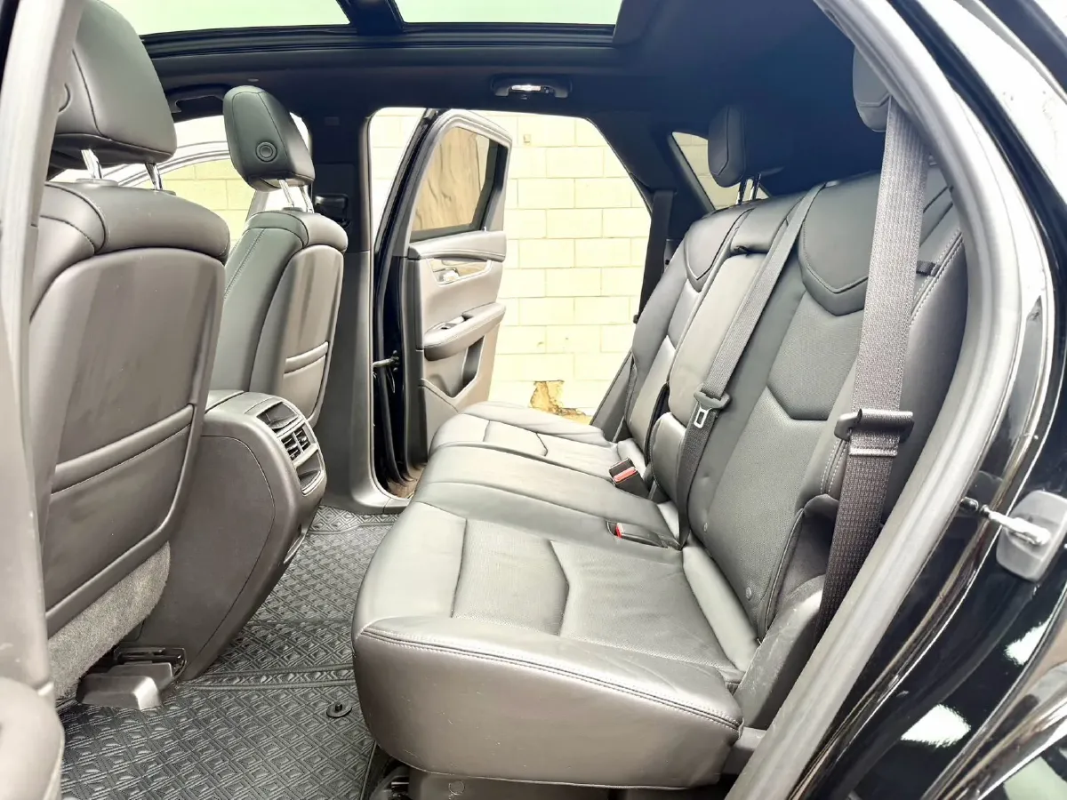 2021 Cadillac XT5 2.0T 237HP L4 9AT,autocango,china used car exporter,china ev exporter,chinese used car exporter,chinese used ev exporter