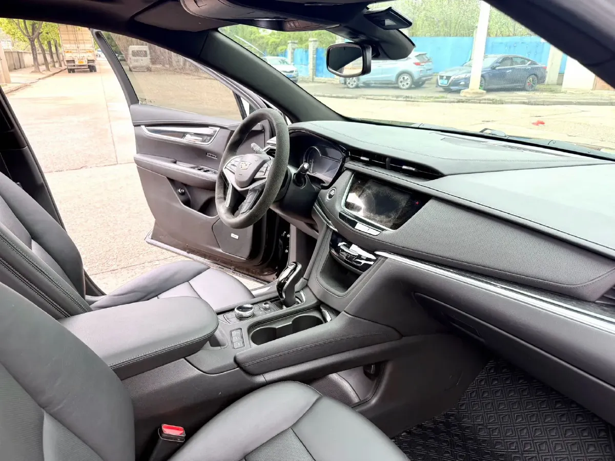 2021 Cadillac XT5 2.0T 237HP L4 9AT,autocango,china used car exporter,china ev exporter,chinese used car exporter,chinese used ev exporter