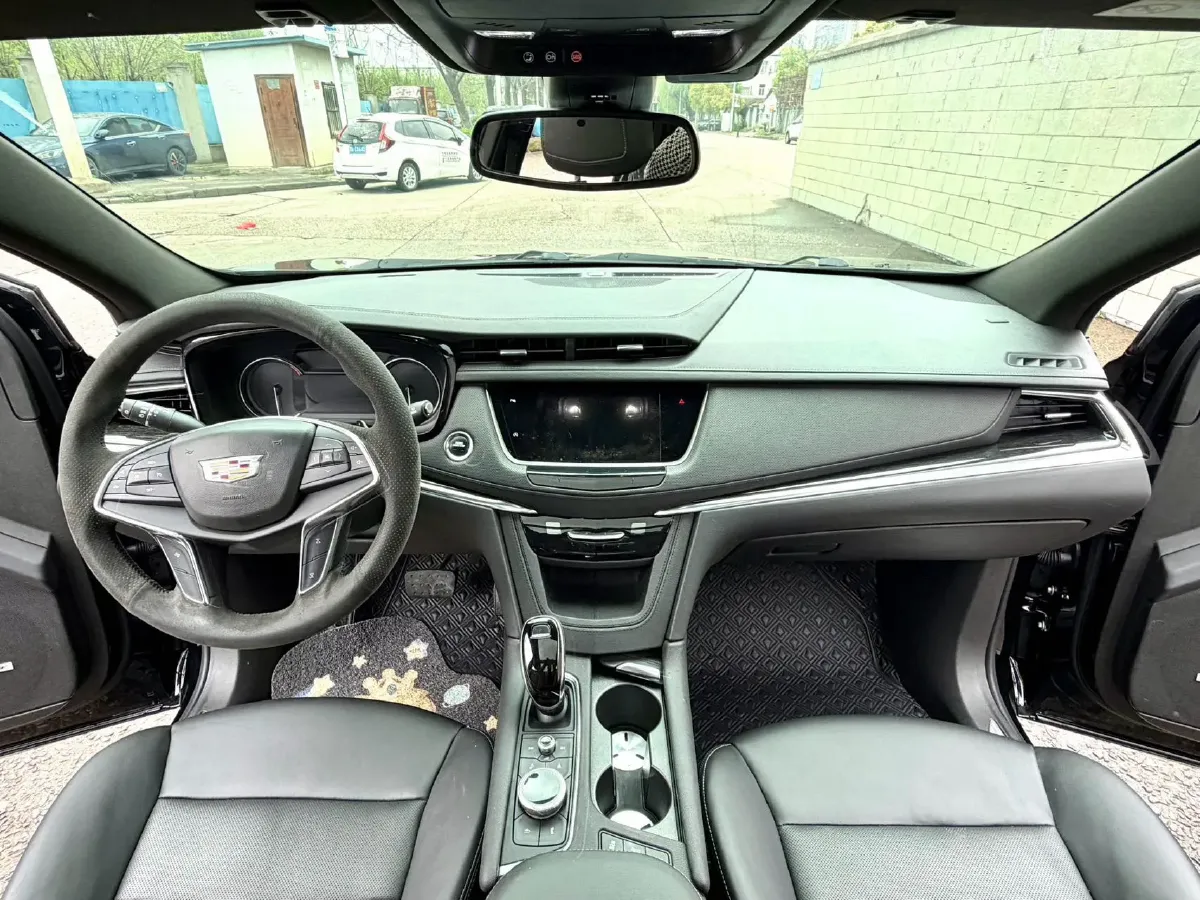 2021 Cadillac XT5 2.0T 237HP L4 9AT,autocango,china used car exporter,china ev exporter,chinese used car exporter,chinese used ev exporter