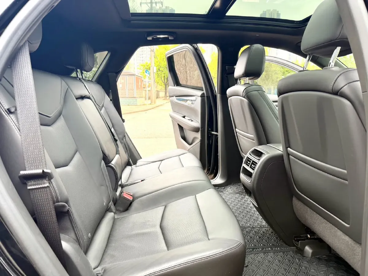 2021 Cadillac XT5 2.0T 237HP L4 9AT,autocango,china used car exporter,china ev exporter,chinese used car exporter,chinese used ev exporter