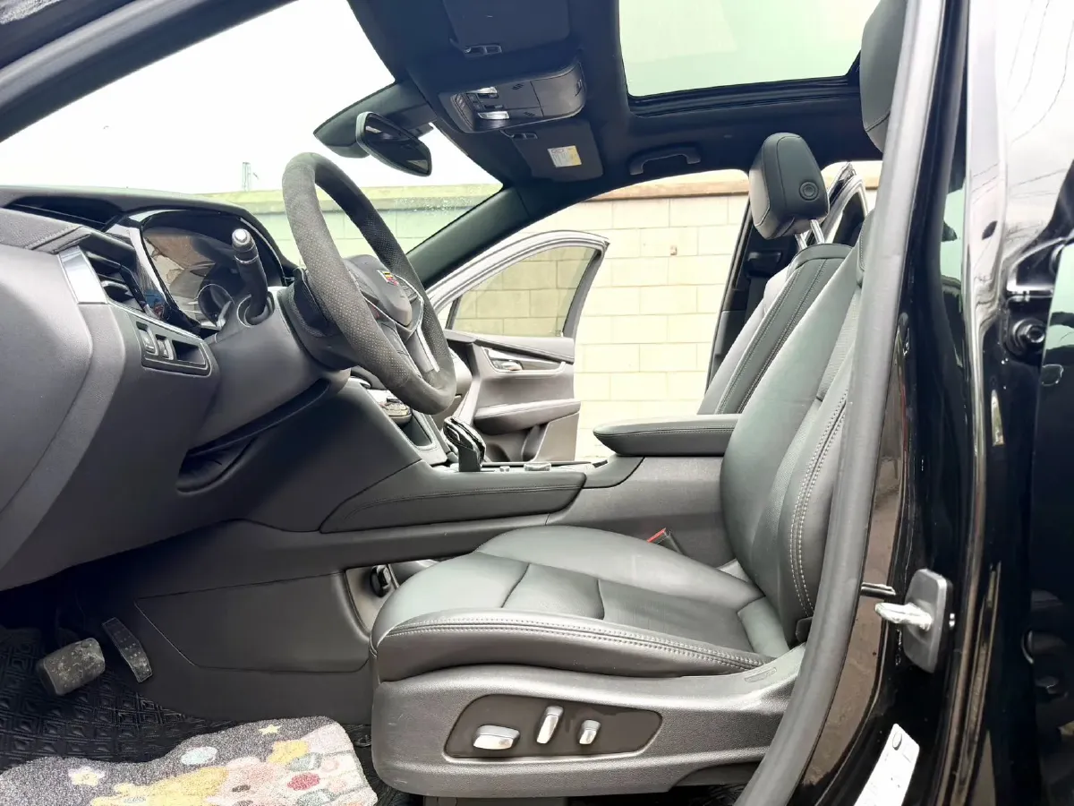 2021 Cadillac XT5 2.0T 237HP L4 9AT,autocango,china used car exporter,china ev exporter,chinese used car exporter,chinese used ev exporter