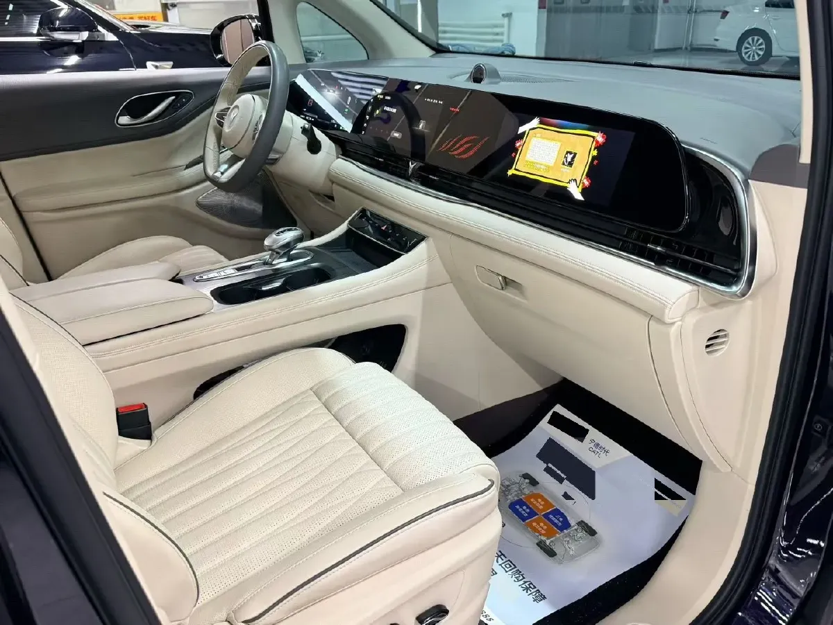 2022 Voyah Dream 1.5T 136HP L4 PHEV 25.57KWH,autocango,china used car exporter,china ev exporter,chinese used car exporter,chinese used ev exporter