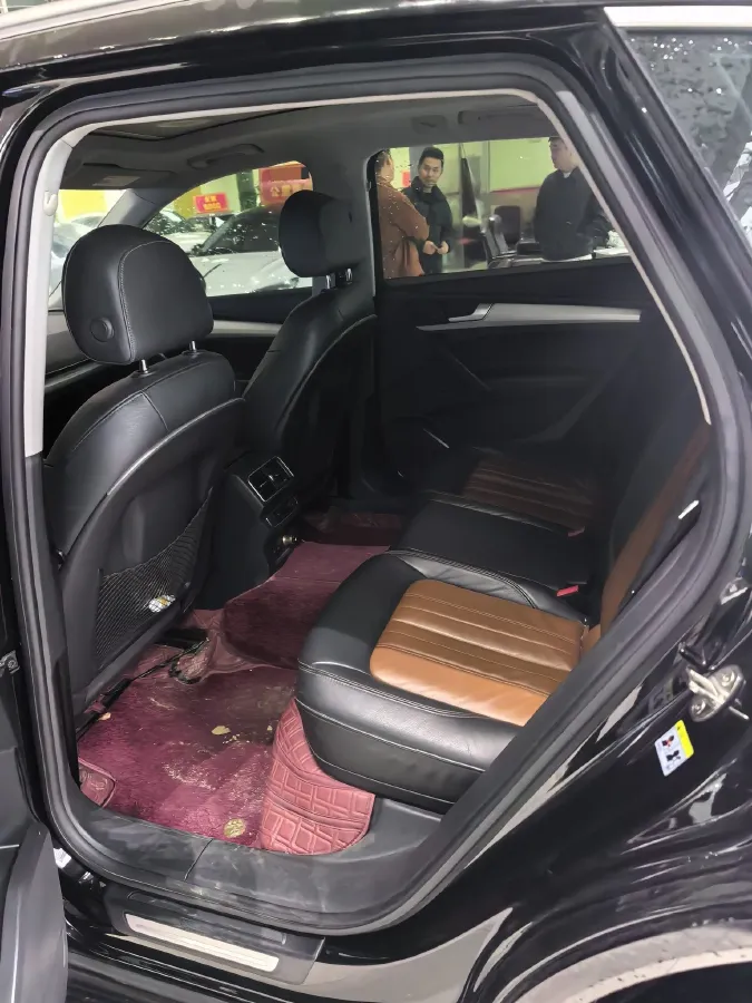 2020 Audi Q5L 2.0T 190HP L4 7DCT,autocango,china used car exporter,china ev exporter,chinese used car exporter,chinese used ev exporter