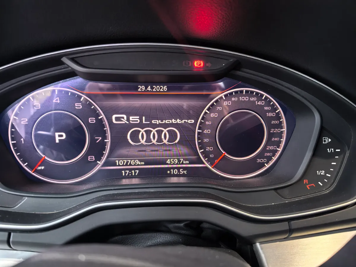 2020 Audi Q5L 2.0T 190HP L4 7DCT,autocango,china used car exporter,china ev exporter,chinese used car exporter,chinese used ev exporter