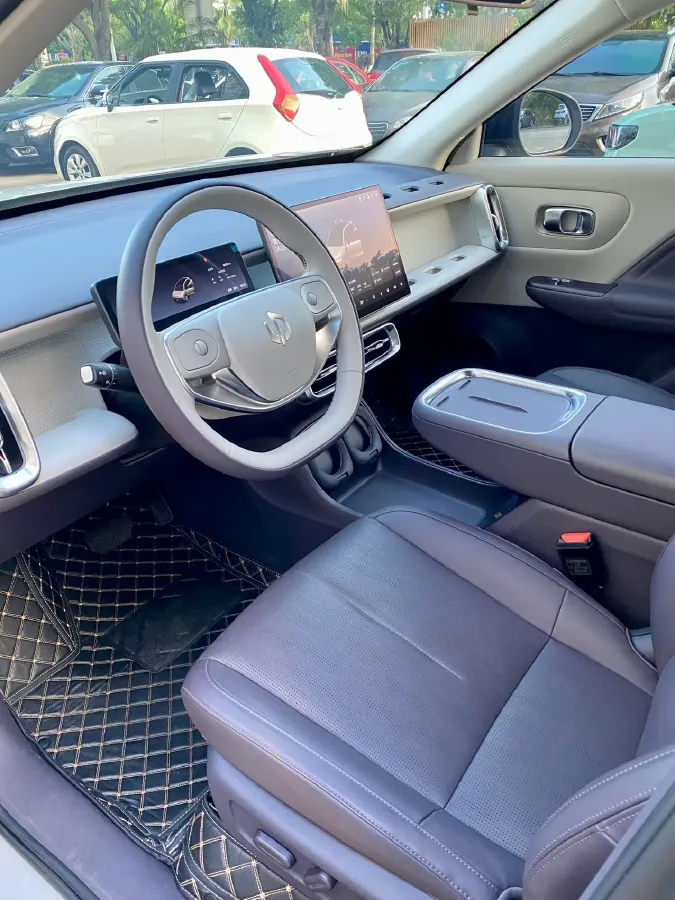 2025 Leapmotor B10 BEV 67.1KWH,autocango,china used car exporter,china ev exporter,chinese used car exporter,chinese used ev exporter