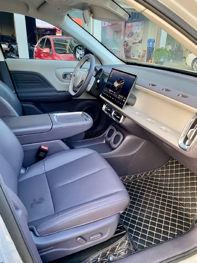 2025 Leapmotor B10 BEV 67.1KWH,autocango,china used car exporter,china ev exporter,chinese used car exporter,chinese used ev exporter