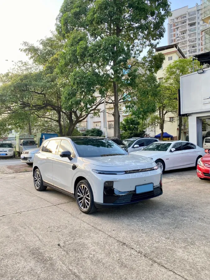 2025 Leapmotor B10 BEV 67.1KWH,autocango,china used car exporter,china ev exporter,chinese used car exporter,chinese used ev exporter