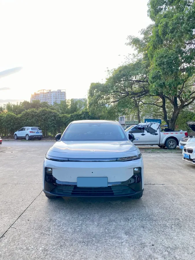 2025 Leapmotor B10 BEV 67.1KWH,autocango,china used car exporter,china ev exporter,chinese used car exporter,chinese used ev exporter