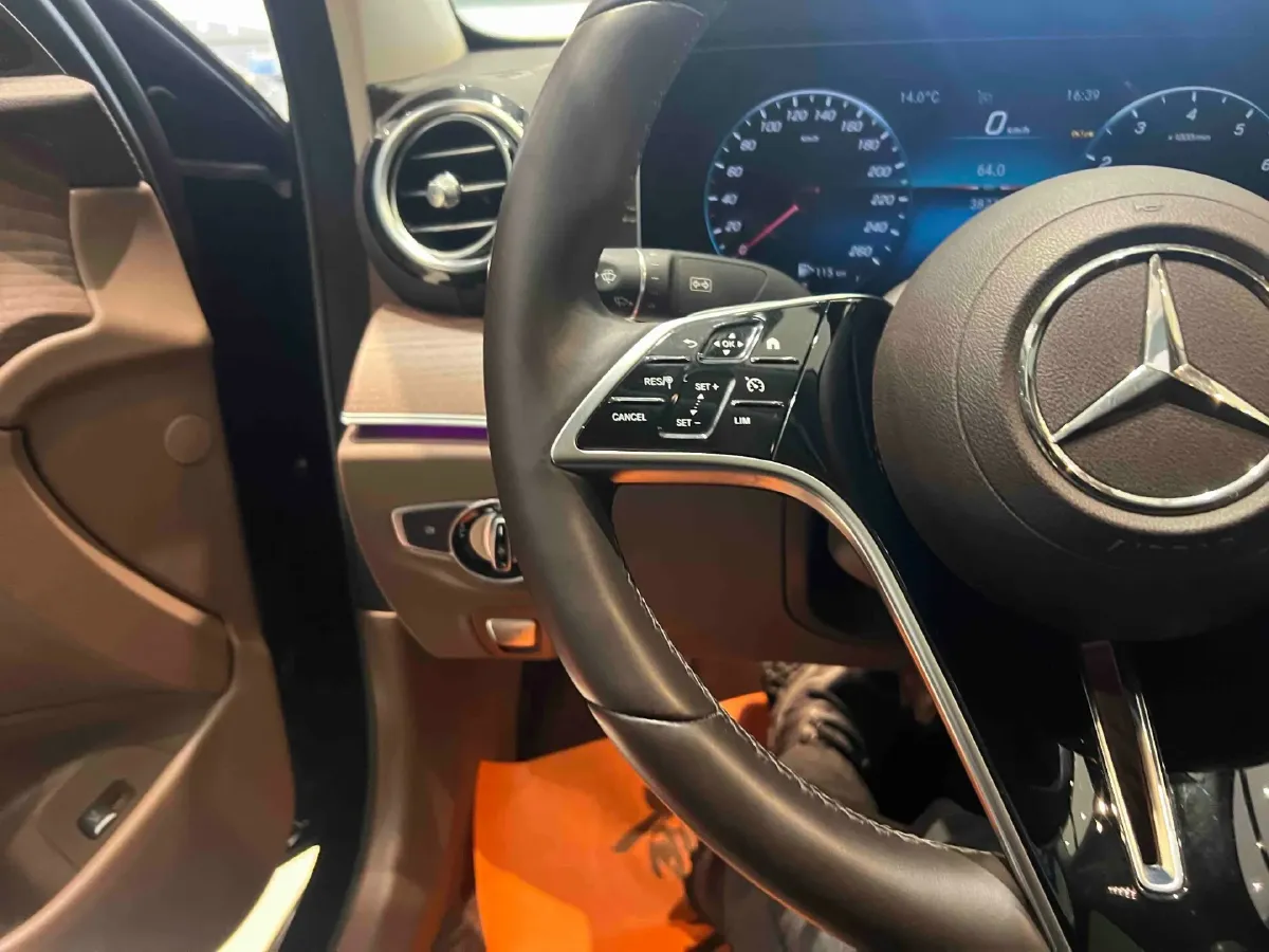2022 Mercedes-Benz GLC Class 2.0T 258HP L4 9AT,autocango,china used car exporter,china ev exporter,chinese used car exporter,chinese used ev exporter