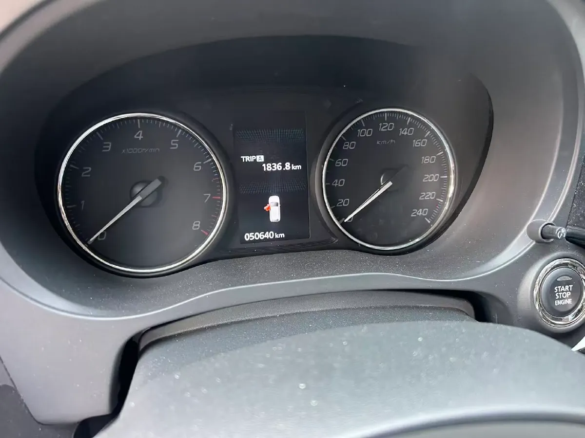 2021 Mitsubishi Outlander 2.4L 192HP L4 CVT,autocango,china used car exporter,china ev exporter,chinese used car exporter,chinese used ev exporter