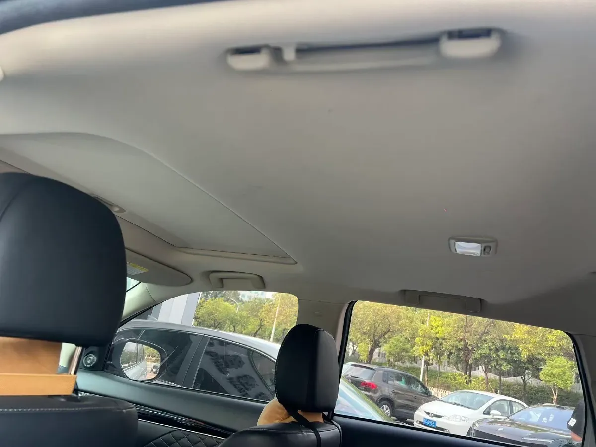 2021 Mitsubishi Outlander 2.4L 192HP L4 CVT,autocango,china used car exporter,china ev exporter,chinese used car exporter,chinese used ev exporter