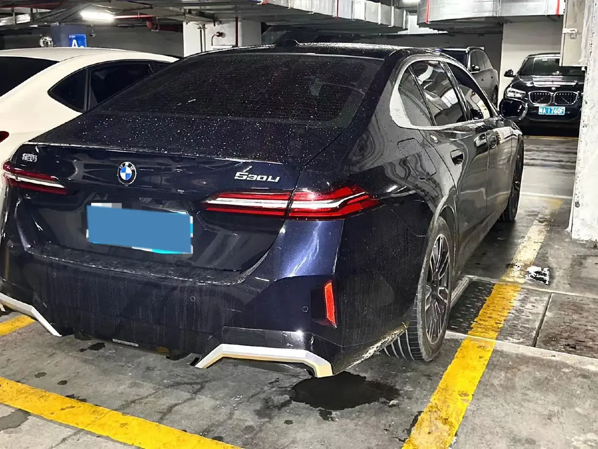 2025 BMW 5 Series 2.0T 258HP L4 8AT,autocango,china used car exporter,china ev exporter,chinese used car exporter,chinese used ev exporter