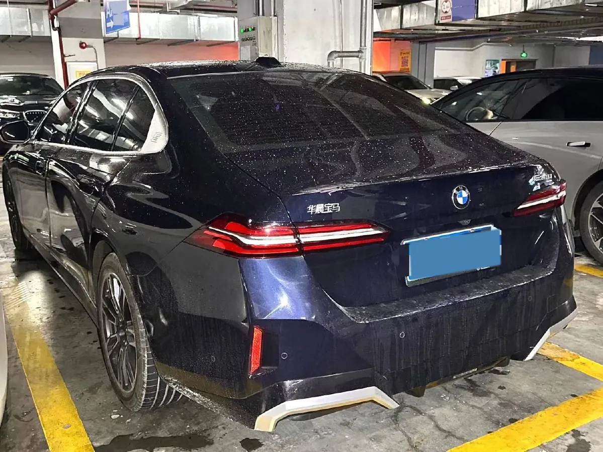 2025 BMW 5 Series 2.0T 258HP L4 8AT,autocango,china used car exporter,china ev exporter,chinese used car exporter,chinese used ev exporter