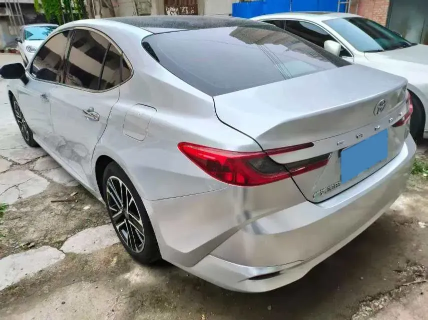 2024 Toyota Camry 2.0L 152HP L4 E-CVT Hybrid,autocango,china used car exporter,china ev exporter,chinese used car exporter,chinese used ev exporter