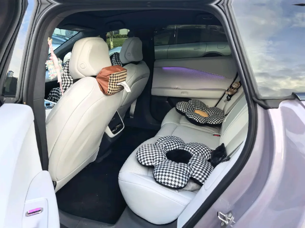 2024 Xpeng P7+ BEV 60.7KWH,autocango,china used car exporter,china ev exporter,chinese used car exporter,chinese used ev exporter