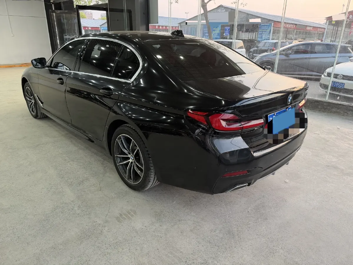 2022 BMW 5 Series 2.0T 184HP L4 8AT,autocango,china used car exporter,china ev exporter,chinese used car exporter,chinese used ev exporter