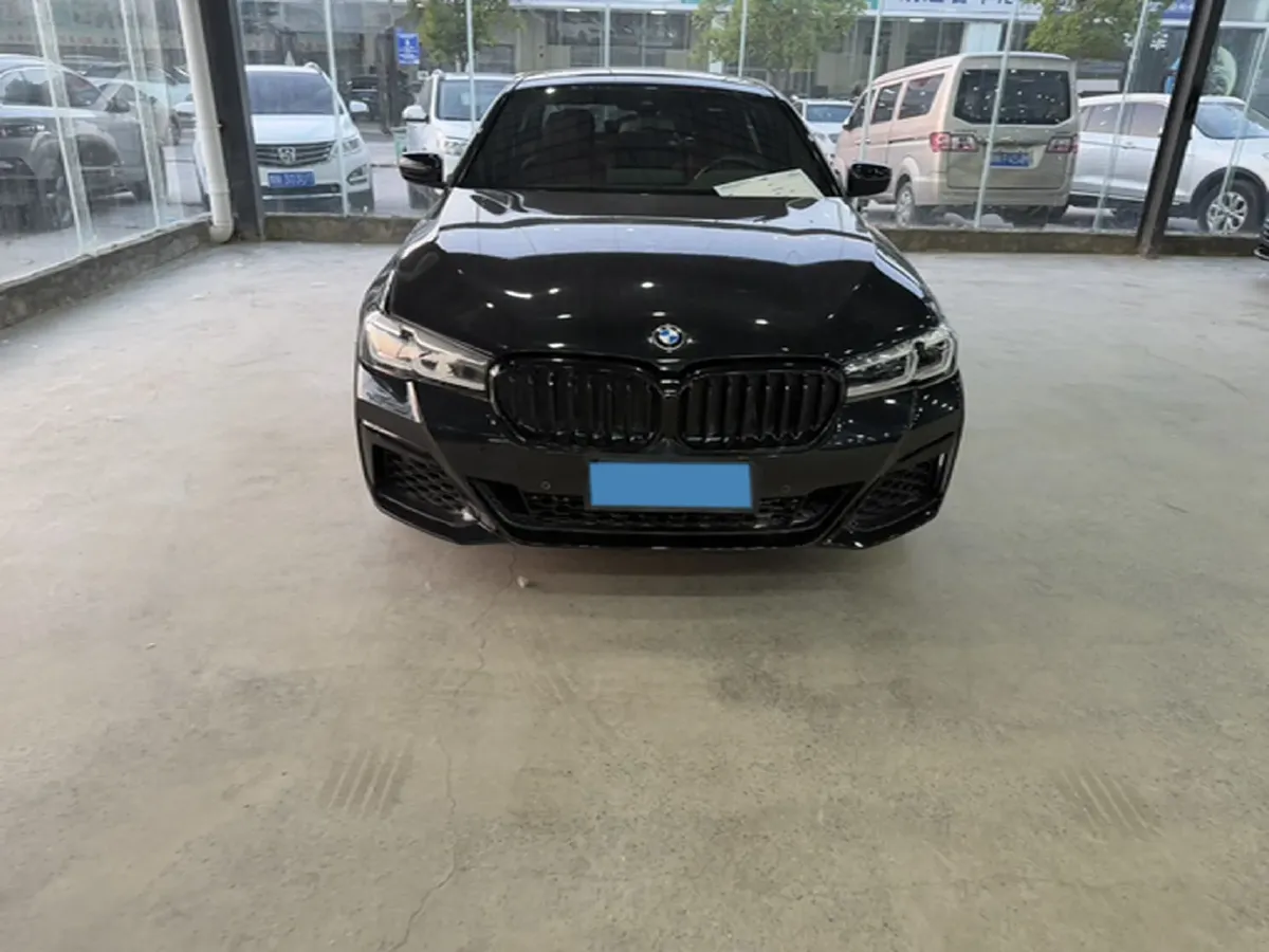 2022 BMW 5 Series 2.0T 184HP L4 8AT,autocango,china used car exporter,china ev exporter,chinese used car exporter,chinese used ev exporter