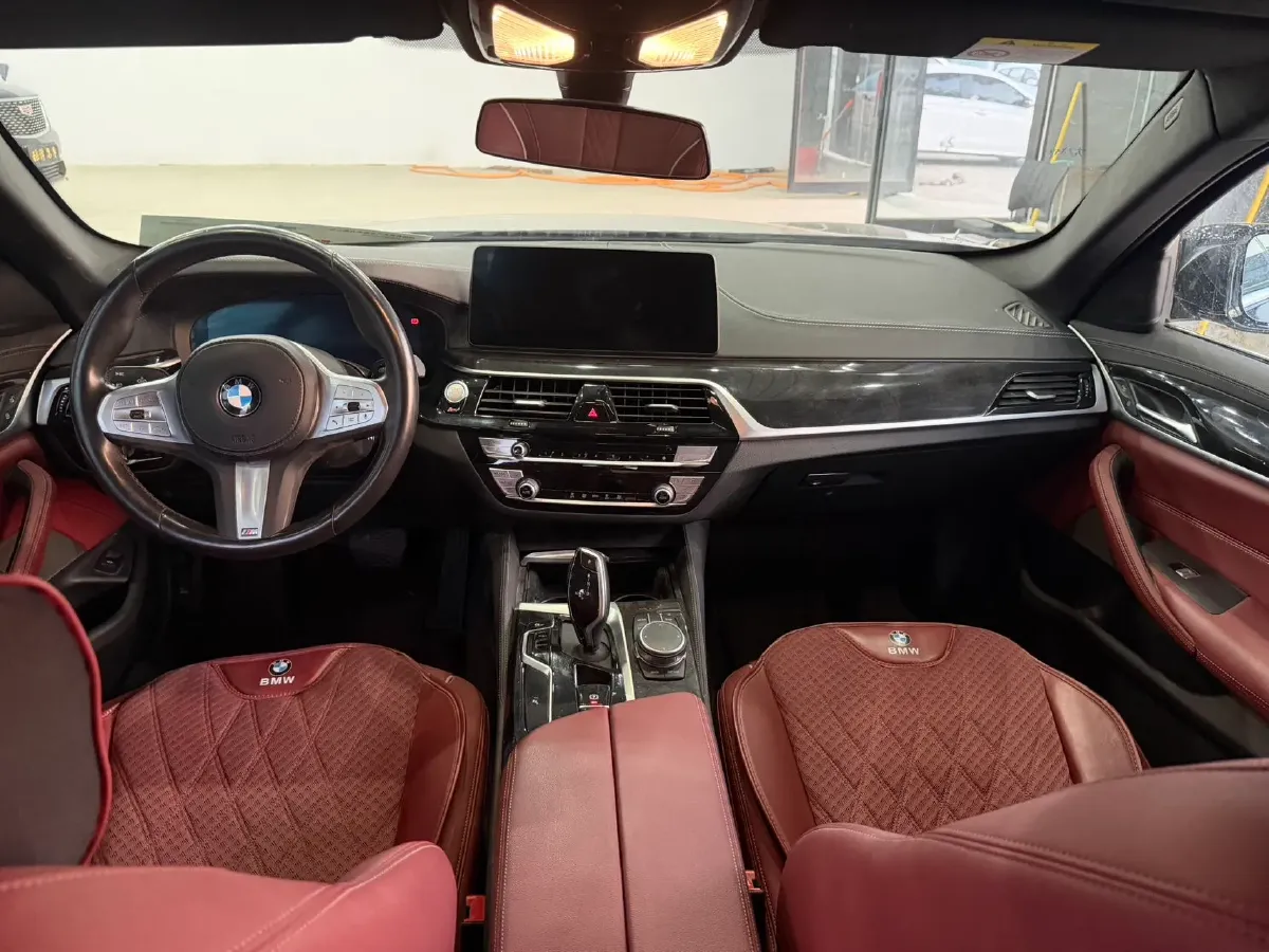 2022 BMW 5 Series 2.0T 184HP L4 8AT,autocango,china used car exporter,china ev exporter,chinese used car exporter,chinese used ev exporter