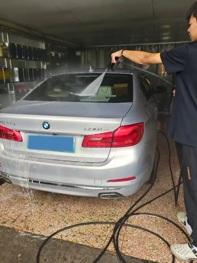 2020 BMW 5 Series 2.0T 184HP L4 8AT PHEV 17.7KWH,autocango,china used car exporter,china ev exporter,chinese used car exporter,chinese used ev exporter