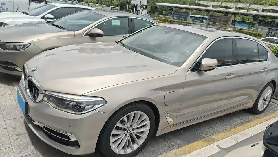 2020 BMW 5 Series 2.0T 184HP L4 8AT PHEV 17.7KWH,autocango,china used car exporter,china ev exporter,chinese used car exporter,chinese used ev exporter