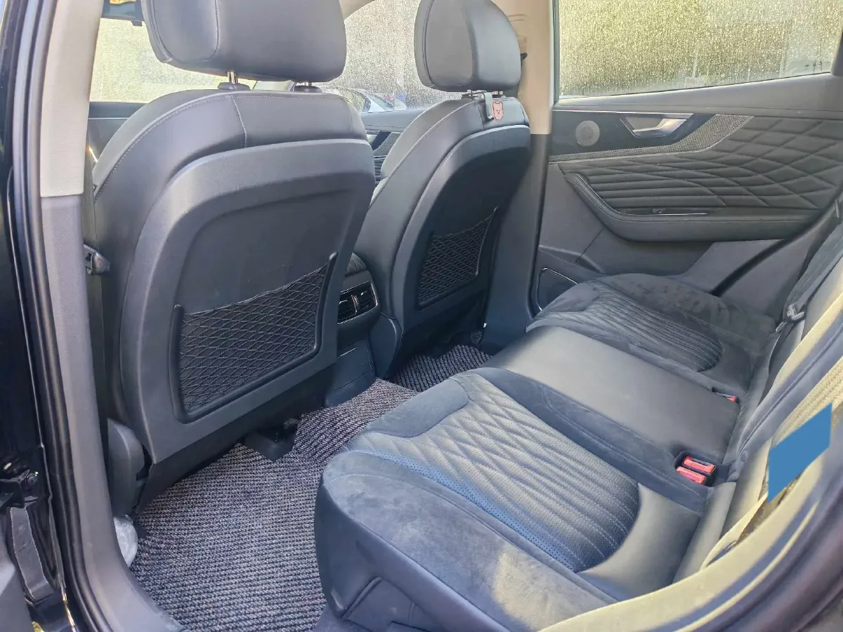 2022 HongQi HS5 2.0T 224HP L4 6AT,autocango,china used car exporter,china ev exporter,chinese used car exporter,chinese used ev exporter