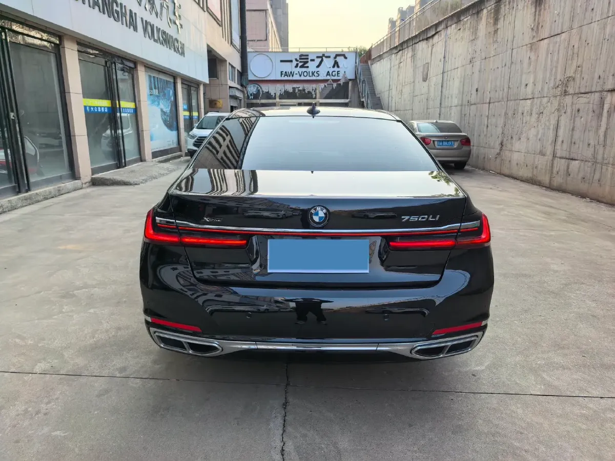 2021 BMW 7 Series 3.0T 340HP L6 8AT,autocango,china used car exporter,china ev exporter,chinese used car exporter,chinese used ev exporter