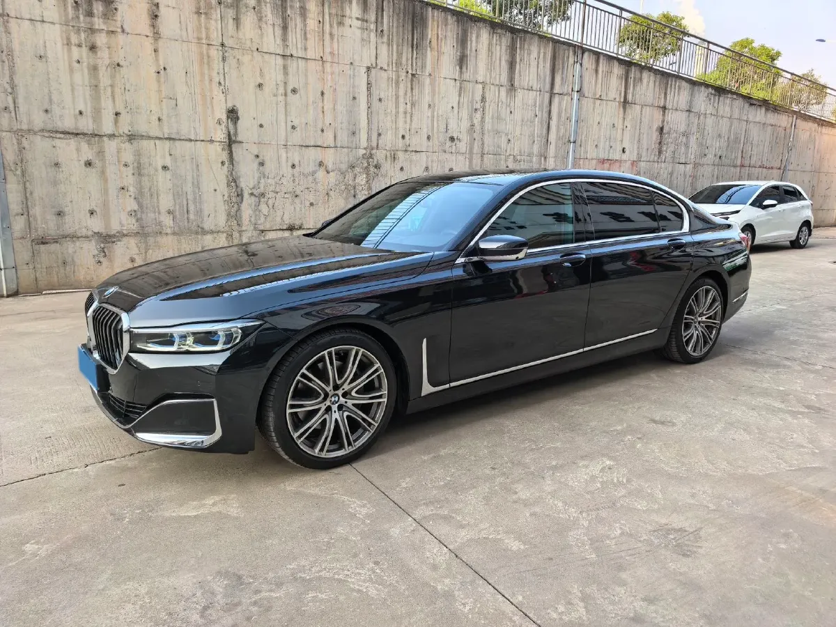 2021 BMW 7 Series 3.0T 340HP L6 8AT,autocango,china used car exporter,china ev exporter,chinese used car exporter,chinese used ev exporter