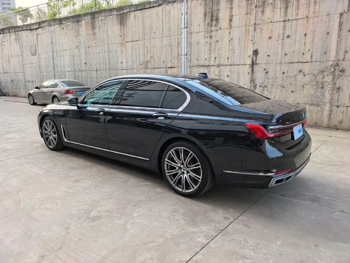 2021 BMW 7 Series 3.0T 340HP L6 8AT,autocango,china used car exporter,china ev exporter,chinese used car exporter,chinese used ev exporter