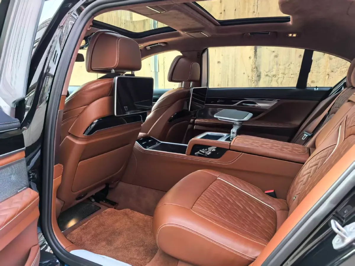 2021 BMW 7 Series 3.0T 340HP L6 8AT,autocango,china used car exporter,china ev exporter,chinese used car exporter,chinese used ev exporter