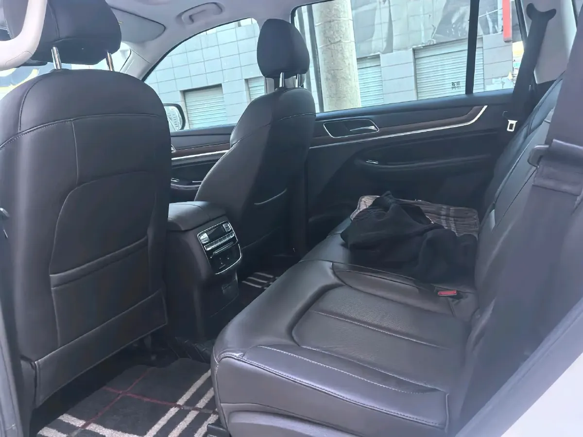 2019 Roewe RX8 2.0T 222HP L4 6AT,autocango,china used car exporter,china ev exporter,chinese used car exporter,chinese used ev exporter